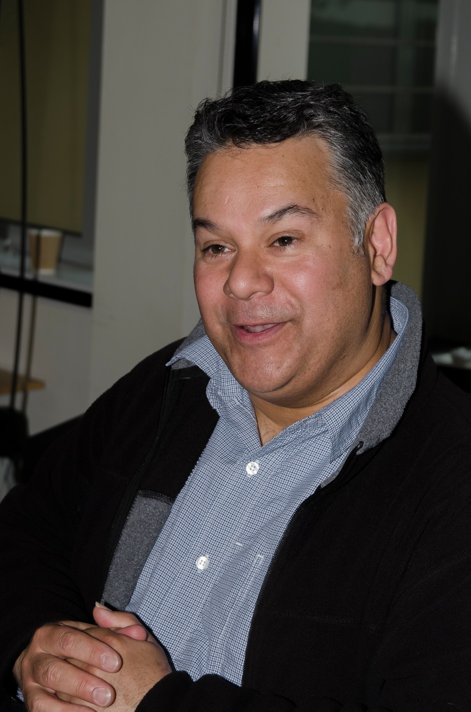 Flash softens background