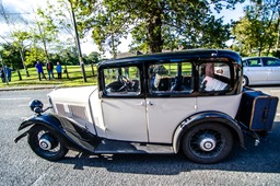 Travelling in Cream & Black Style